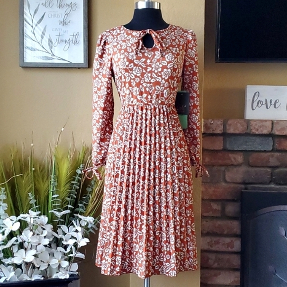 🆕️ Lark + Grey Women's Floral Rust Orange Long Sleeve Pleated Dress SIZE: PS